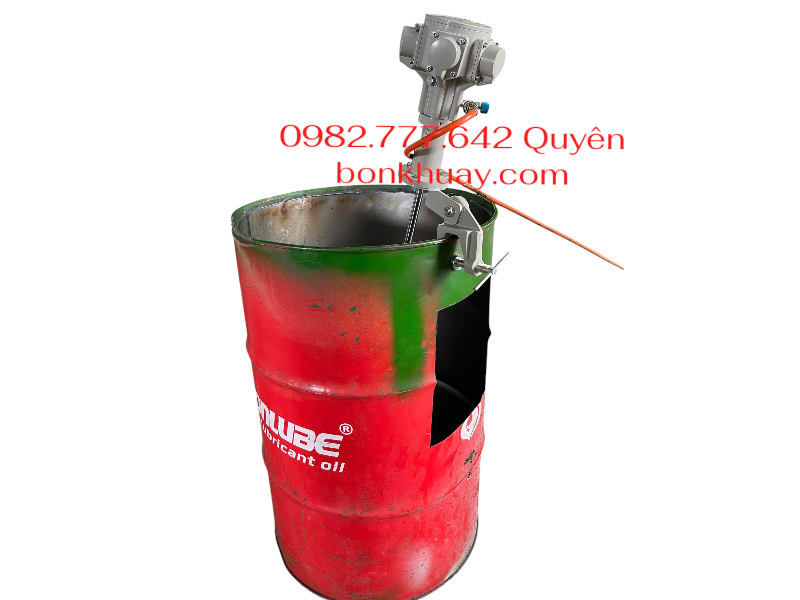 M&aacute;y khuấy kh&iacute; n&eacute;n g&aacute; ngang th&ugrave;ng phuy